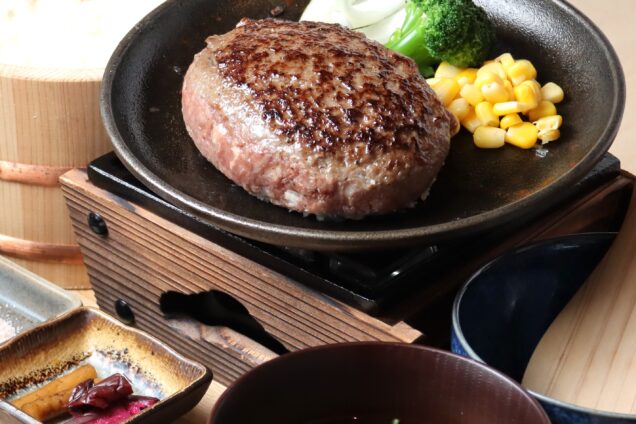 Melting hamburger steak Fukuyoshi Asakusa Kuramae